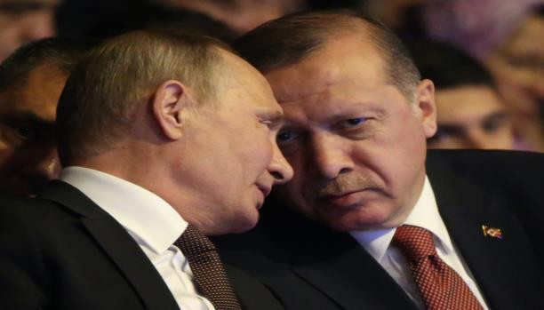 أردوغان وبوتين يبحثان التطورات...