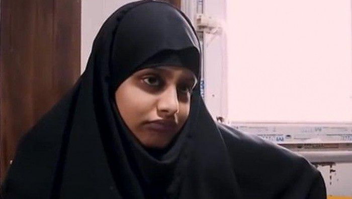 بريطانيا تجرد مراهقة من جنسيته...