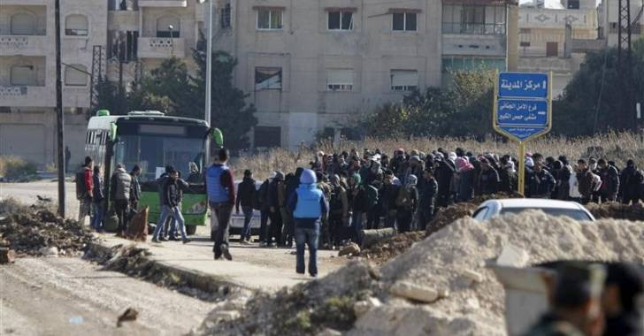 تأجيل خروج دفعة من أهالي الوعر...