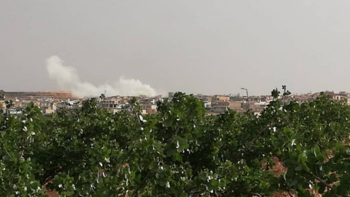 شهيدة وجرحى بقصف مدفعي للنظام...