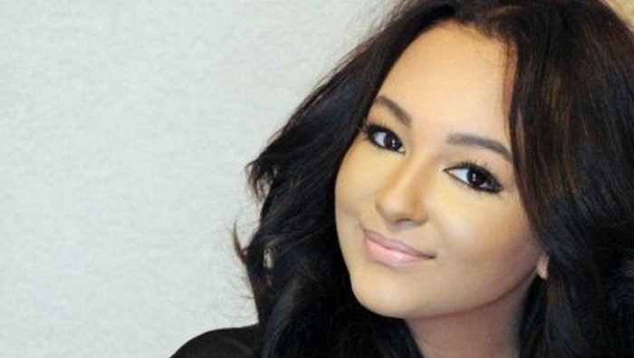 اعتقال ملكة جمال بريطانية بتهم...