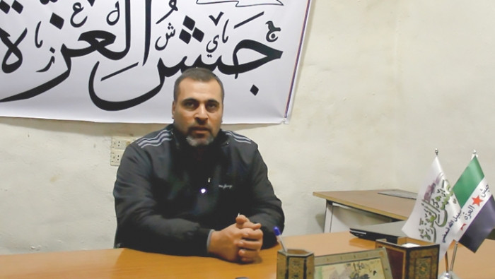 قائد جيش العزة يهاجم فصائل وقا...