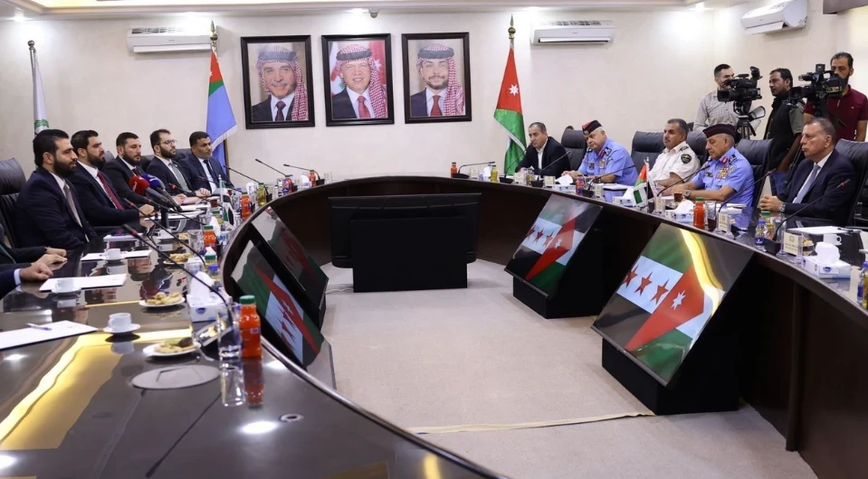 في عمّان.. وزيرا الداخلية السو...