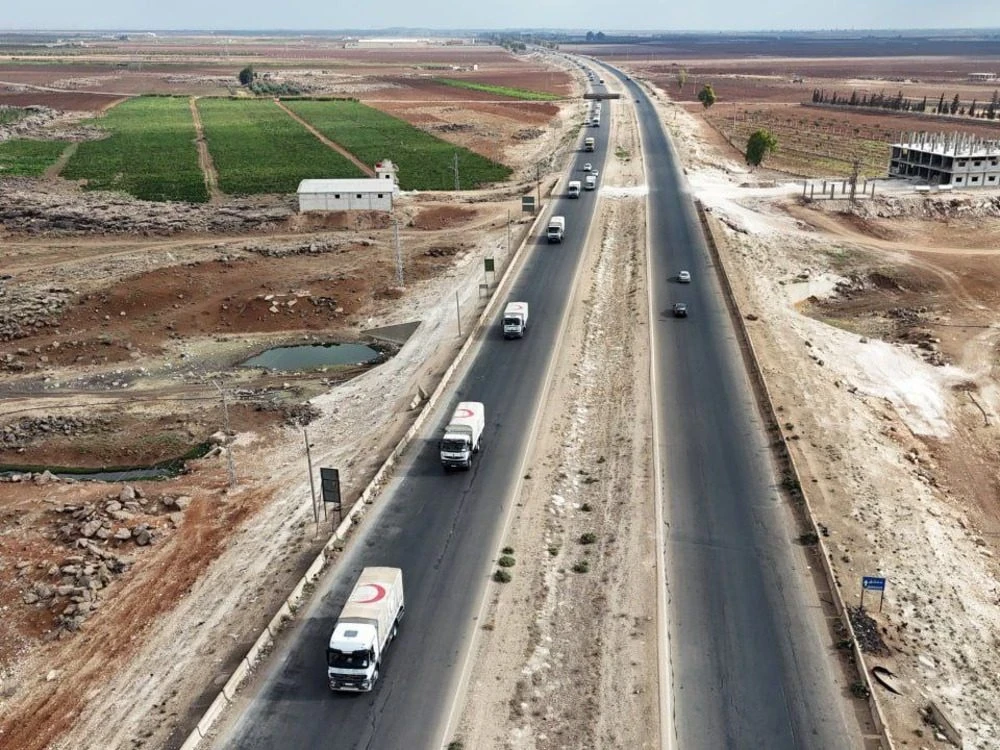 قافلة إغاثية من 40 شاحنة تستعد...