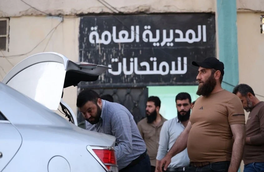 ضبط شبكة تروّج أجهزة غش امتحان...