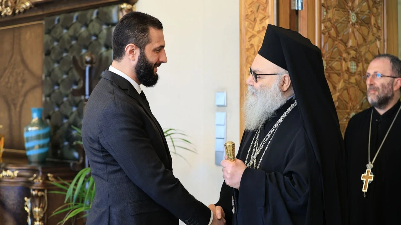 بعد توتر العلاقات.. "الشرع" يس...