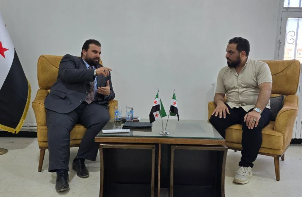 المحافظ مصطفى البكور يجتمع مع...