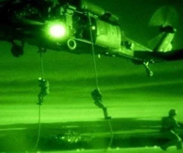 التحالف الدولي يعتقل شخصين بعم...