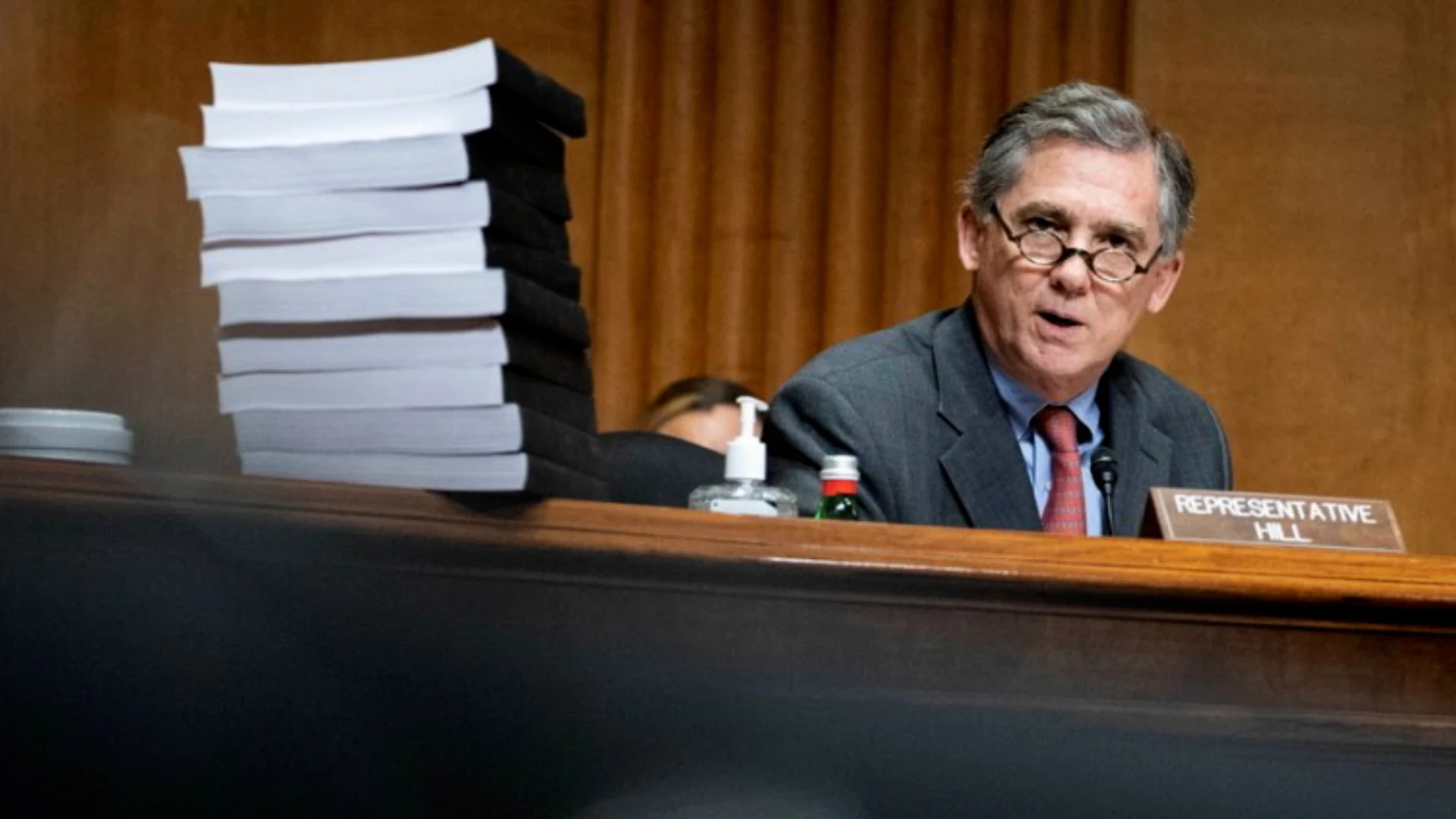 نائب أمريكي يرحب بتفكيك مخيم ا...