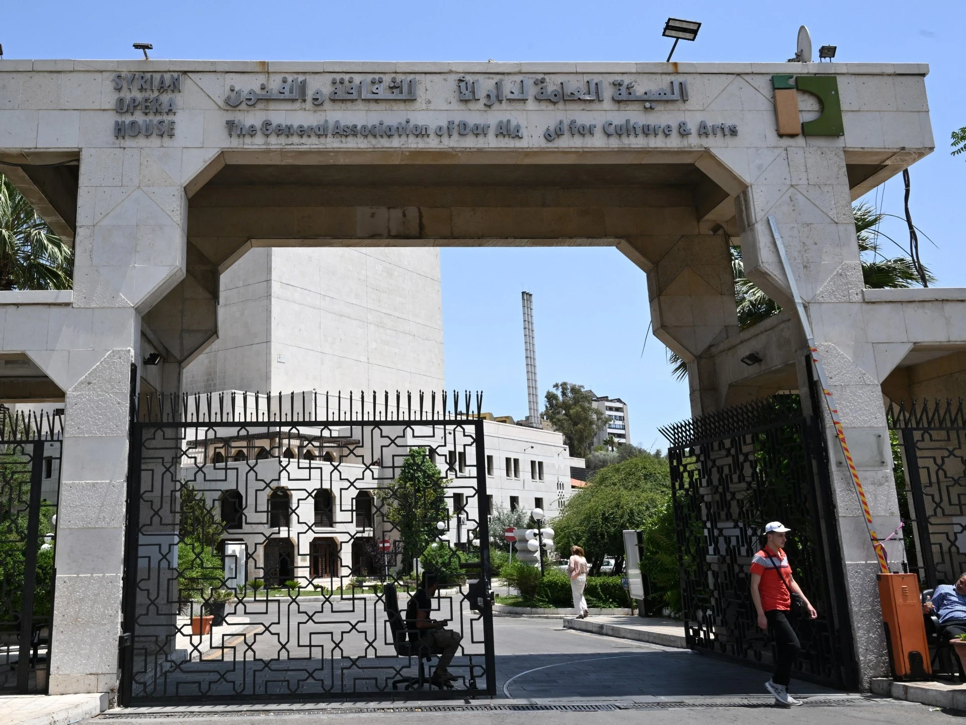 أوبرا دمشق تنتظر مرسوماً لتغيي...