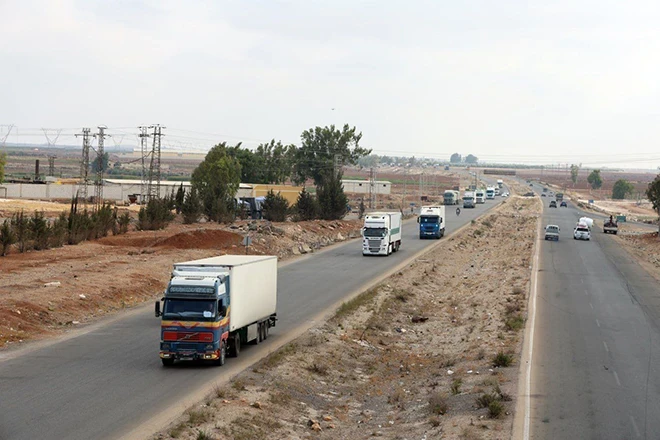 قافلة إغاثة تصل السويداء.. وال...