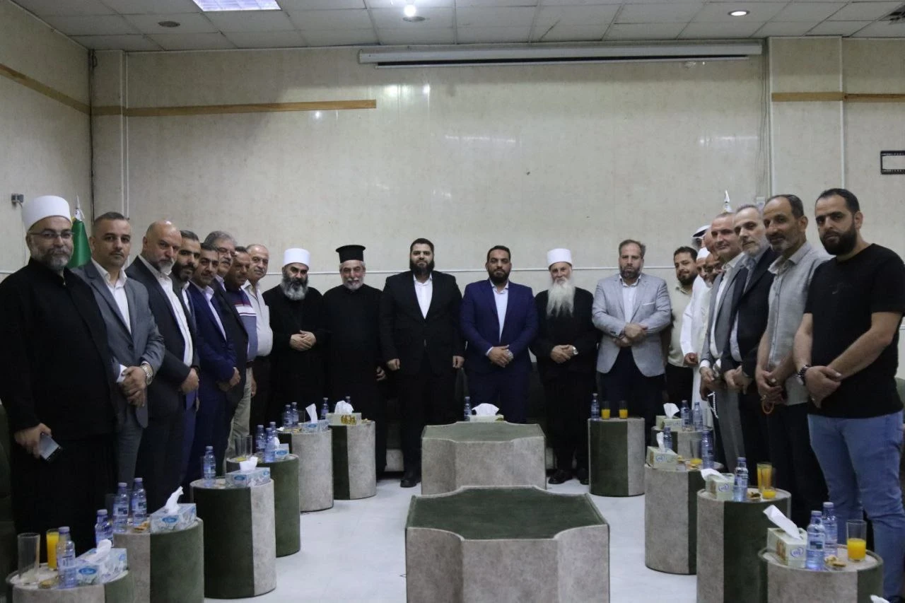 مسؤولون يزورون صحنايا بريف دمش...