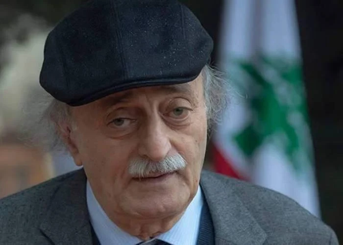 جنبلاط يطالب "حزب الله" بتسليم...