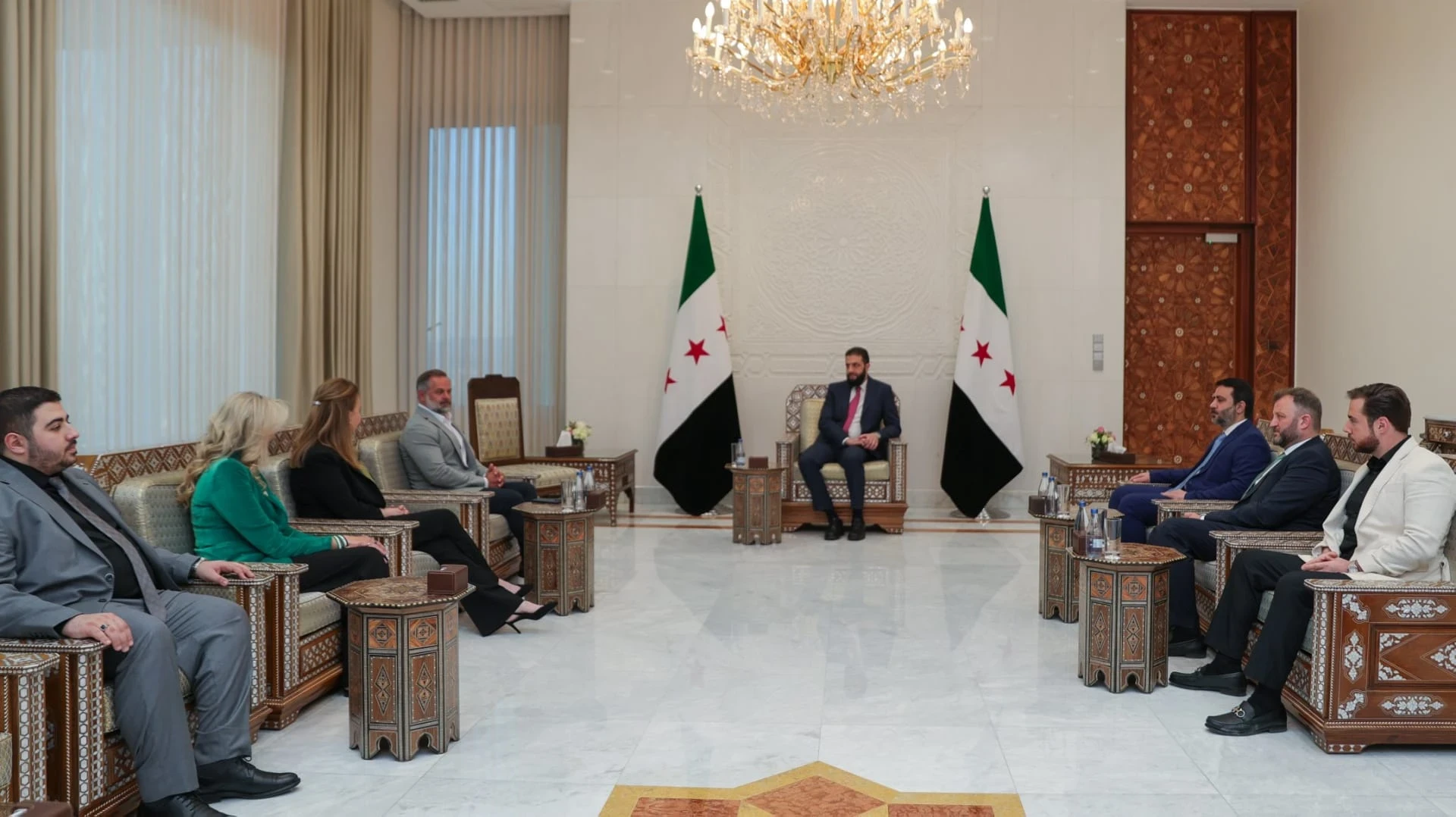 الشرع يستقبل وفداً من الكونغرس...