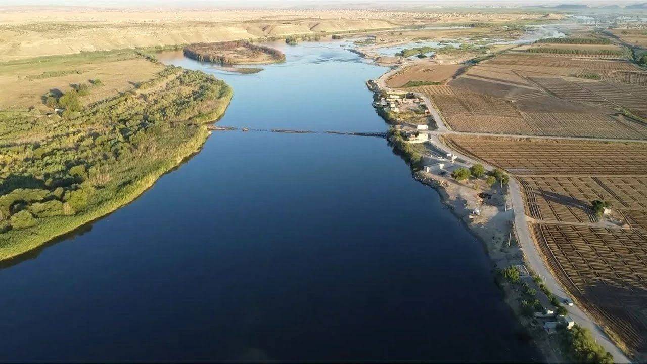 قصف بواسطة مسيرة واشتباكات على...