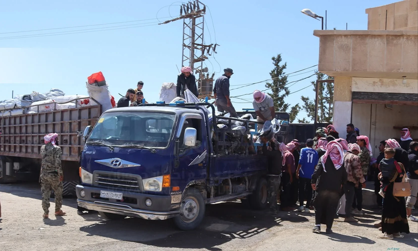 عودة أكثر من 100 عائلة بدوية إ...