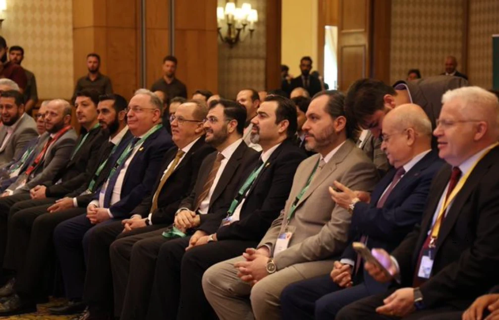 وزير الاتصالات يعلن افتتاح مكت...