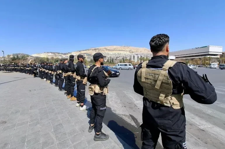 مقتل عنصر أمني وإصابة 3 آخرين...