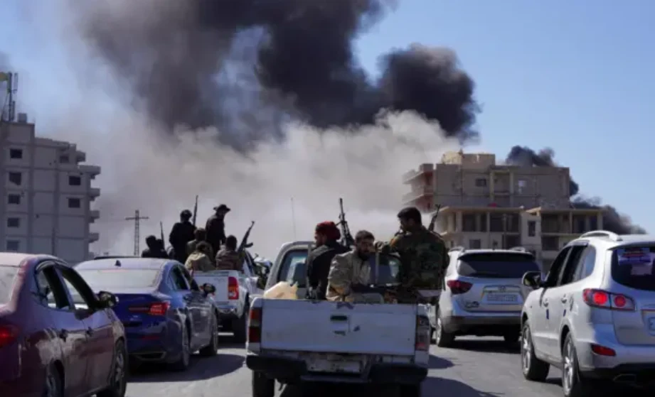 القوات السورية تبدأ الانسحاب م...