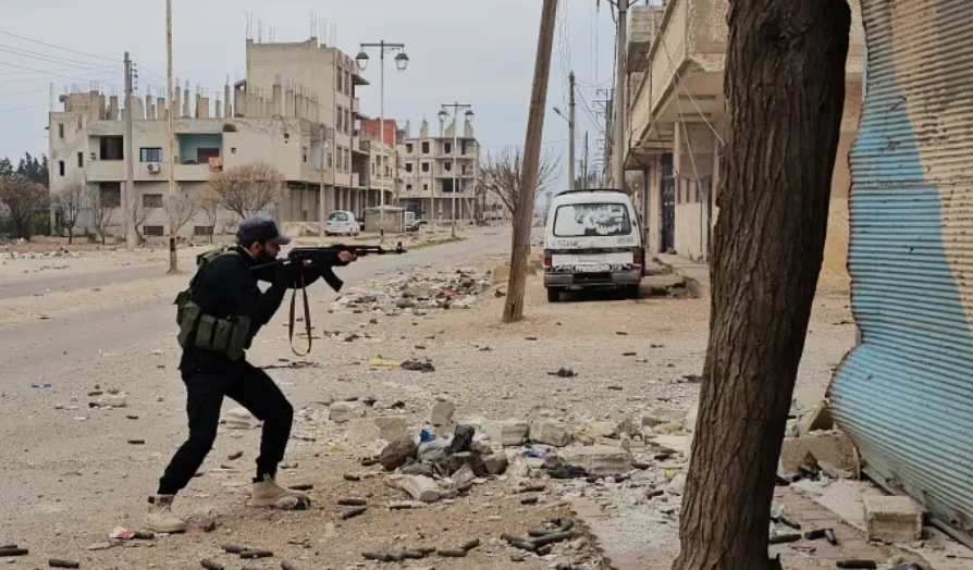 كمين مسلح في ريف درعا يستهدف ش...