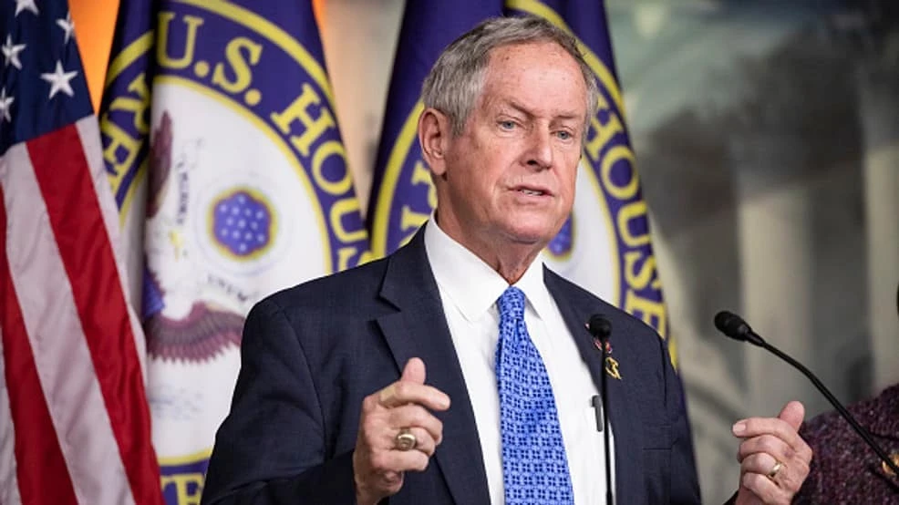 نائب امريكي يجدد دعوته بتسريع...