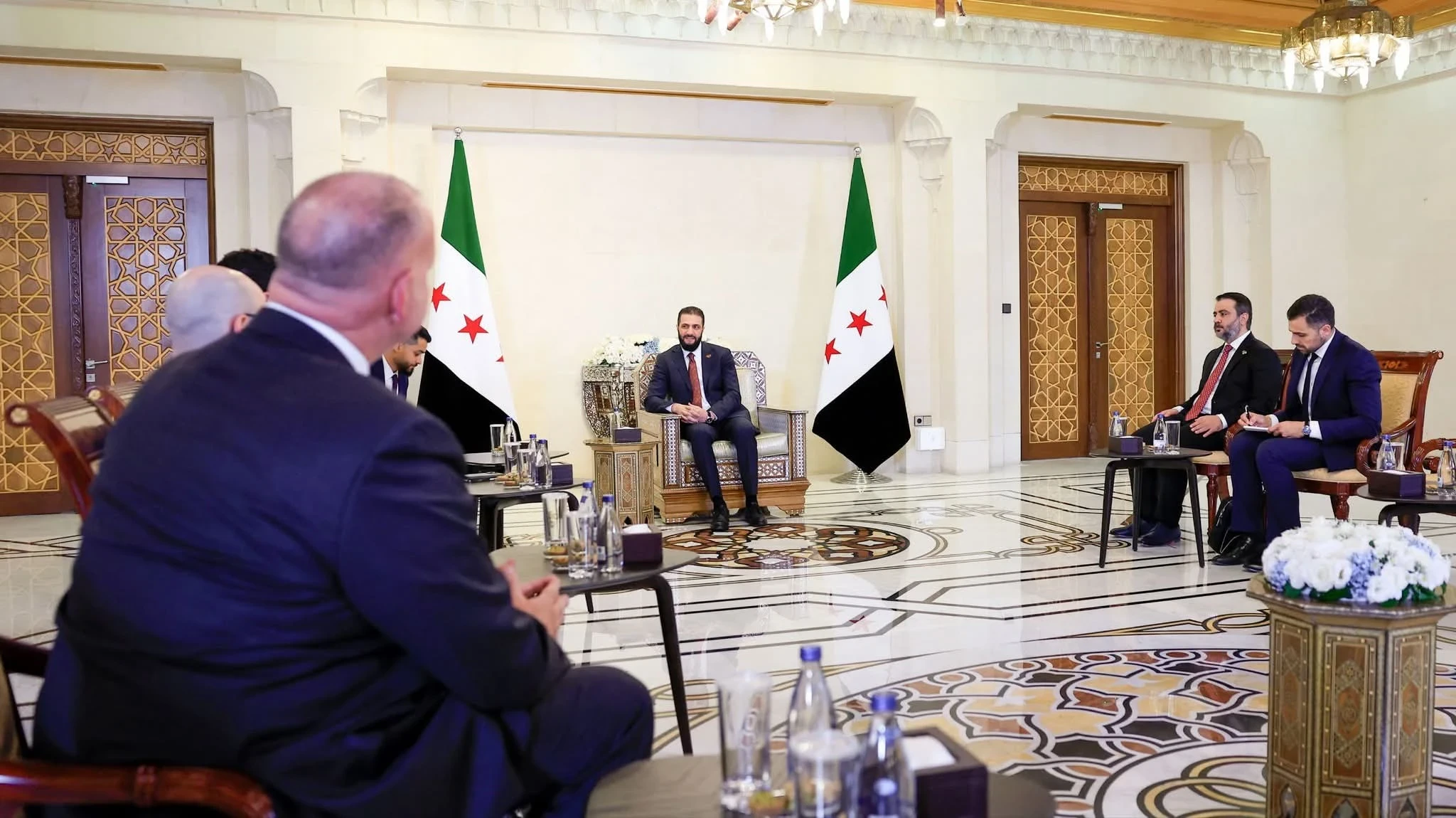 تفاصيل اجتماع الإدارة الذاتية...