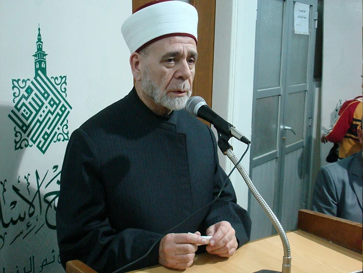 مفتي دمشق ينفي علمه أو مشاركته...