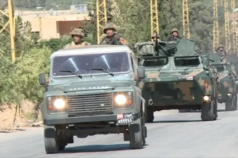 الجيش اللبناني يعتقل 38 سورياً في مداهمات بالبقاع والحدود مع سوريا