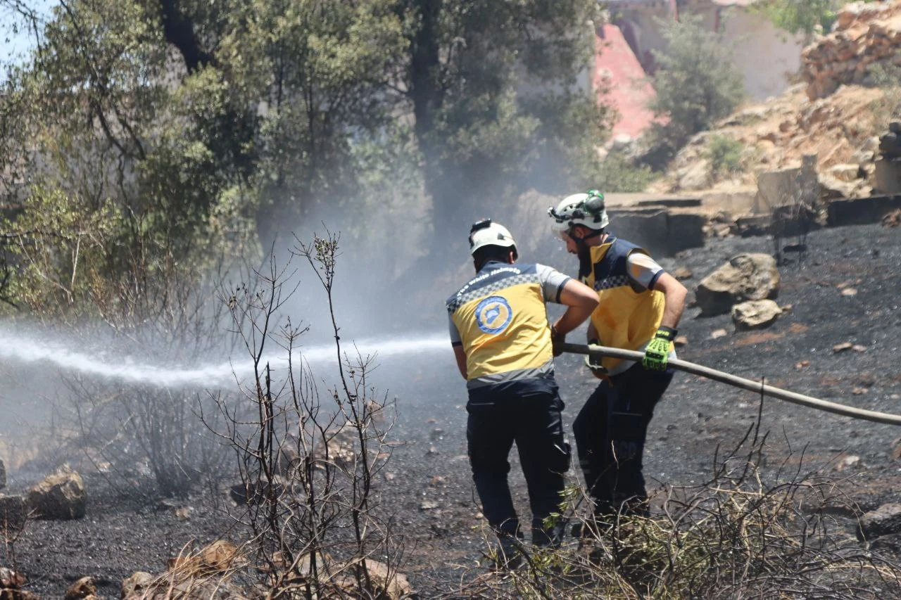 الدفاع المدني السوري يخمد أكثر...