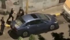 بالضرب والإهانة.. لبنانيون يعتدون على سوريين في بيروت (فيديو)